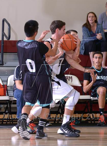 Thumbnail 1 in Villa Park vs. Santiago (MaxPreps Holiday Classic) photogallery.
