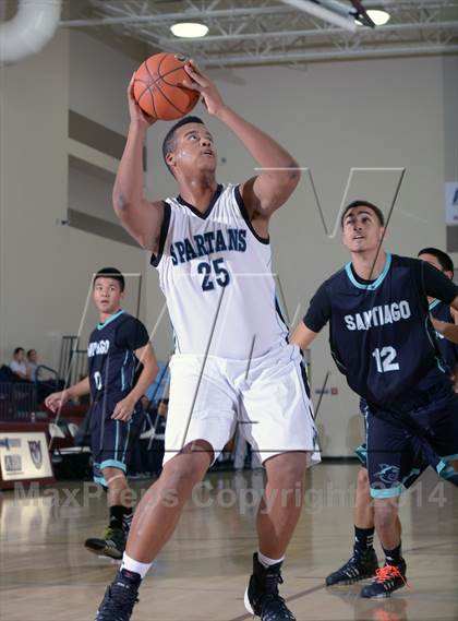 Thumbnail 1 in Villa Park vs. Santiago (MaxPreps Holiday Classic) photogallery.
