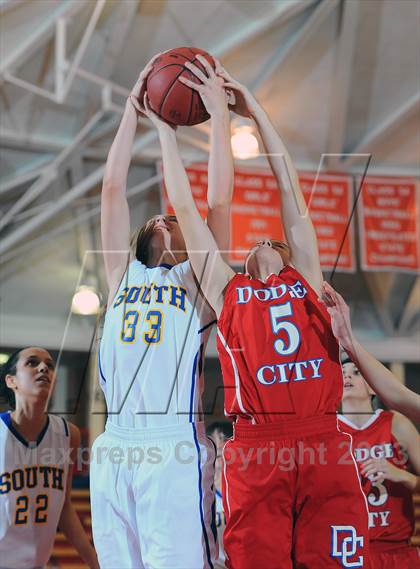 Thumbnail 1 in Dodge City vs. South (Mid America Classic) photogallery.
