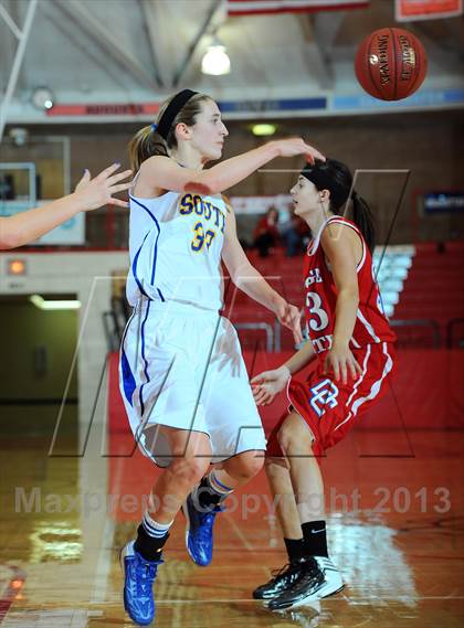 Thumbnail 2 in Dodge City vs. South (Mid America Classic) photogallery.