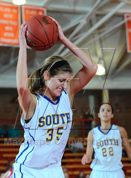 Thumbnail 3 in Dodge City vs. South (Mid America Classic) photogallery.