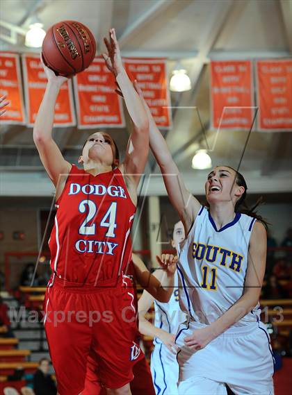 Thumbnail 1 in Dodge City vs. South (Mid America Classic) photogallery.