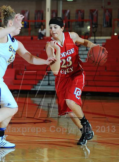 Thumbnail 2 in Dodge City vs. South (Mid America Classic) photogallery.