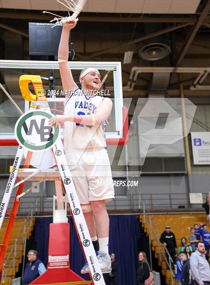 Thumbnail 2 in St. Dominic vs. Valley (MPA Class D Regional Final) photogallery.