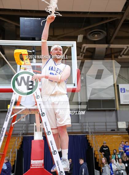 Thumbnail 1 in St. Dominic vs. Valley (MPA Class D Regional Final) photogallery.