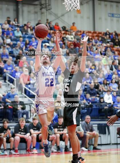 Thumbnail 1 in St. Dominic vs. Valley (MPA Class D Regional Final) photogallery.
