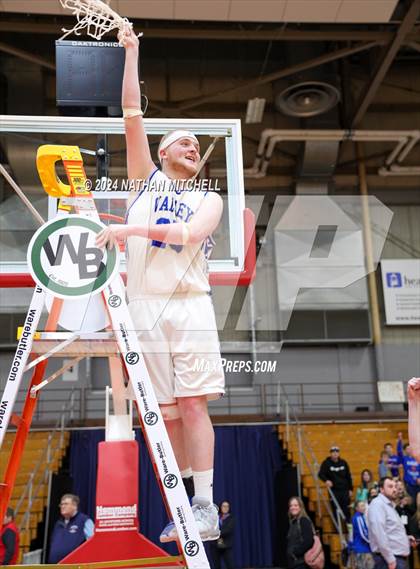 Thumbnail 1 in St. Dominic vs. Valley (MPA Class D Regional Final) photogallery.