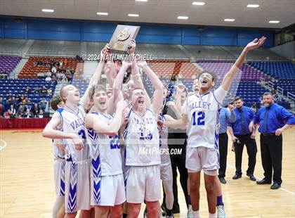 Thumbnail 1 in St. Dominic vs. Valley (MPA Class D Regional Final) photogallery.