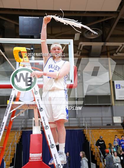 Thumbnail 2 in St. Dominic vs. Valley (MPA Class D Regional Final) photogallery.