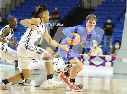Thumbnail 2 in Lee vs. Caddo Hills (AAA 2A State Final) photogallery.