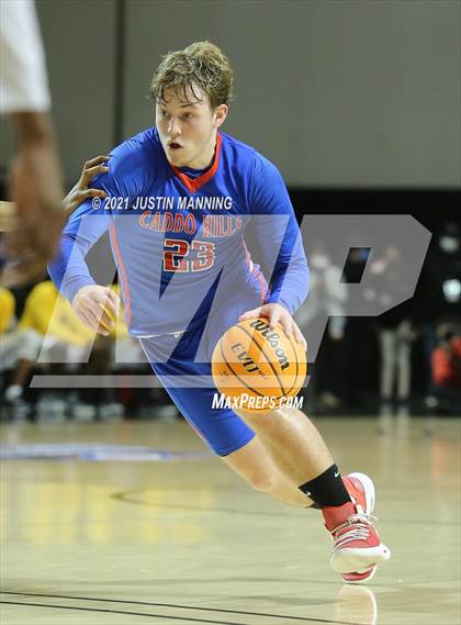 Thumbnail 3 in Lee vs. Caddo Hills (AAA 2A State Final) photogallery.