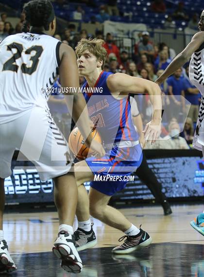 Thumbnail 3 in Lee vs. Caddo Hills (AAA 2A State Final) photogallery.
