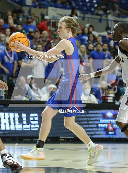 Thumbnail 2 in Lee vs. Caddo Hills (AAA 2A State Final) photogallery.