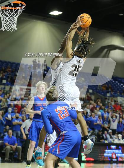 Thumbnail 1 in Lee vs. Caddo Hills (AAA 2A State Final) photogallery.