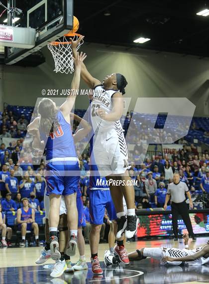 Thumbnail 2 in Lee vs. Caddo Hills (AAA 2A State Final) photogallery.
