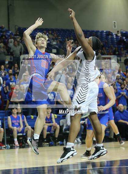 Thumbnail 1 in Lee vs. Caddo Hills (AAA 2A State Final) photogallery.