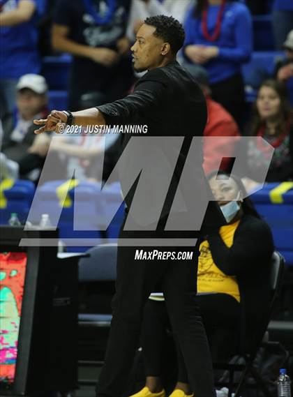 Thumbnail 2 in Lee vs. Caddo Hills (AAA 2A State Final) photogallery.