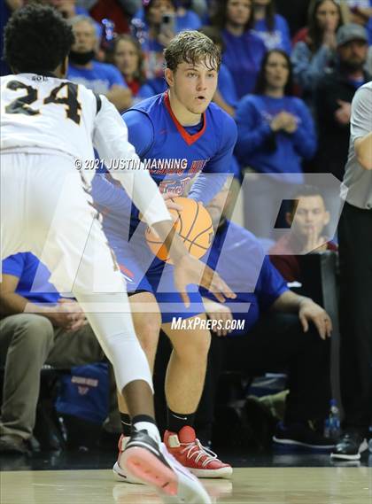 Thumbnail 2 in Lee vs. Caddo Hills (AAA 2A State Final) photogallery.