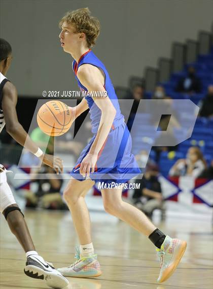 Thumbnail 1 in Lee vs. Caddo Hills (AAA 2A State Final) photogallery.