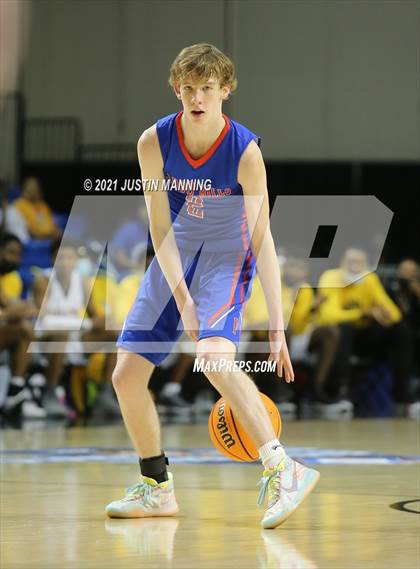 Thumbnail 2 in Lee vs. Caddo Hills (AAA 2A State Final) photogallery.