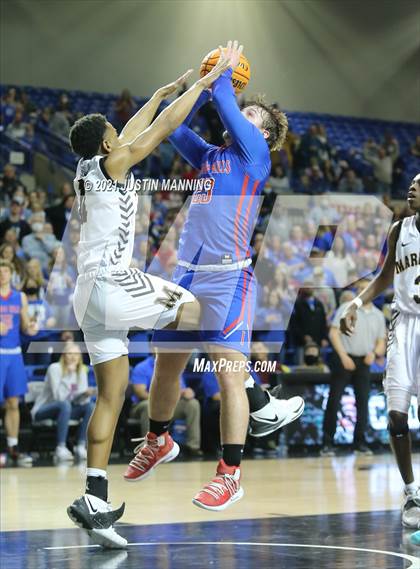 Thumbnail 1 in Lee vs. Caddo Hills (AAA 2A State Final) photogallery.