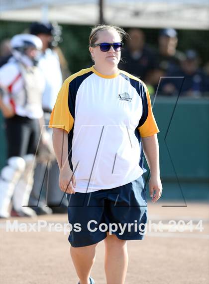 Thumbnail 2 in Alhambra v Carondelet (CIF NCS D2 Championship) photogallery.