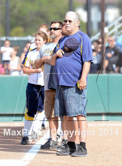 Thumbnail 2 in Alhambra v Carondelet (CIF NCS D2 Championship) photogallery.