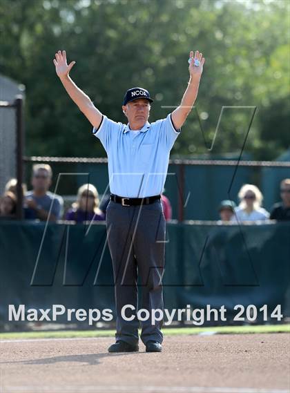 Thumbnail 1 in Alhambra v Carondelet (CIF NCS D2 Championship) photogallery.