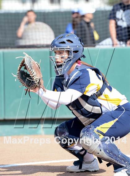 Thumbnail 3 in Alhambra v Carondelet (CIF NCS D2 Championship) photogallery.
