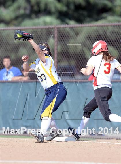 Thumbnail 2 in Alhambra v Carondelet (CIF NCS D2 Championship) photogallery.