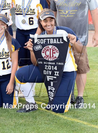 Thumbnail 2 in Alhambra v Carondelet (CIF NCS D2 Championship) photogallery.