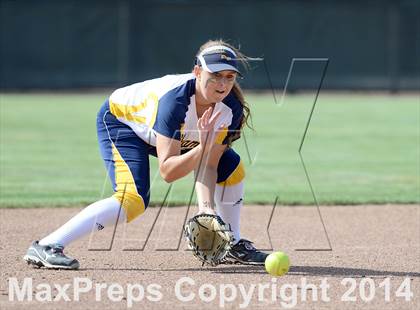 Thumbnail 2 in Alhambra v Carondelet (CIF NCS D2 Championship) photogallery.