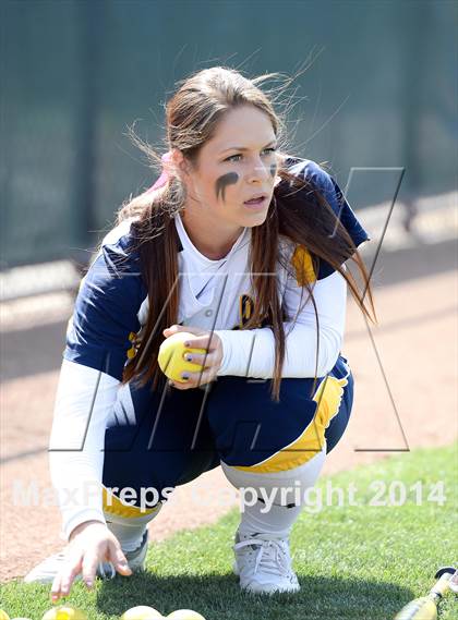 Thumbnail 2 in Alhambra v Carondelet (CIF NCS D2 Championship) photogallery.