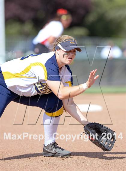 Thumbnail 3 in Alhambra v Carondelet (CIF NCS D2 Championship) photogallery.