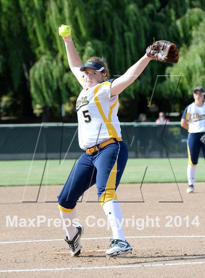 Thumbnail 2 in Alhambra v Carondelet (CIF NCS D2 Championship) photogallery.