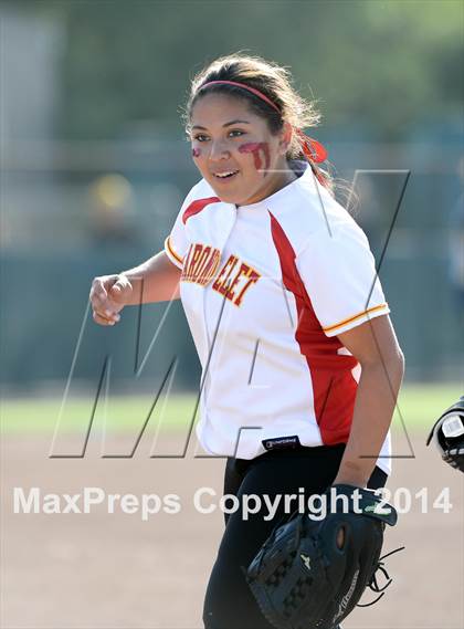 Thumbnail 3 in Alhambra v Carondelet (CIF NCS D2 Championship) photogallery.