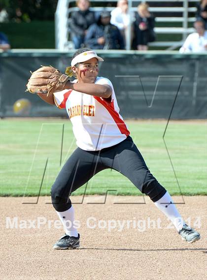 Thumbnail 1 in Alhambra v Carondelet (CIF NCS D2 Championship) photogallery.