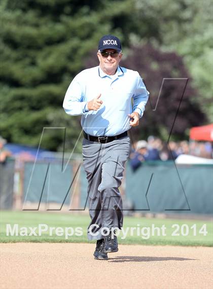 Thumbnail 2 in Alhambra v Carondelet (CIF NCS D2 Championship) photogallery.