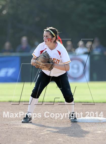 Thumbnail 2 in Alhambra v Carondelet (CIF NCS D2 Championship) photogallery.