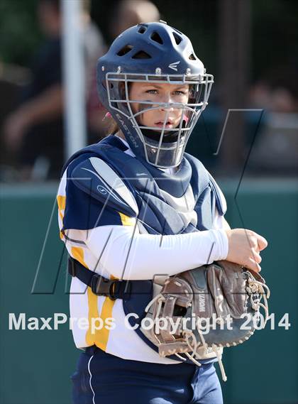 Thumbnail 3 in Alhambra v Carondelet (CIF NCS D2 Championship) photogallery.