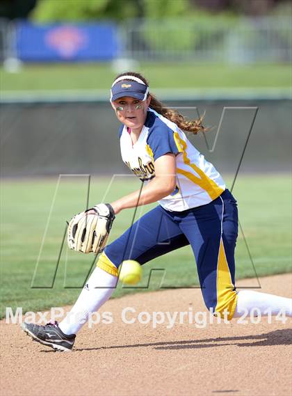 Thumbnail 2 in Alhambra v Carondelet (CIF NCS D2 Championship) photogallery.