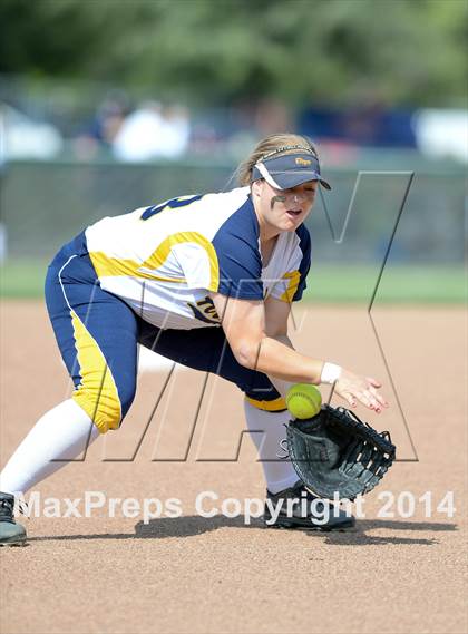 Thumbnail 1 in Alhambra v Carondelet (CIF NCS D2 Championship) photogallery.