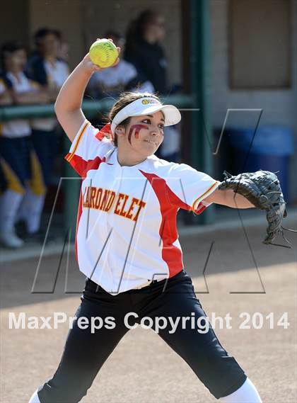 Thumbnail 3 in Alhambra v Carondelet (CIF NCS D2 Championship) photogallery.