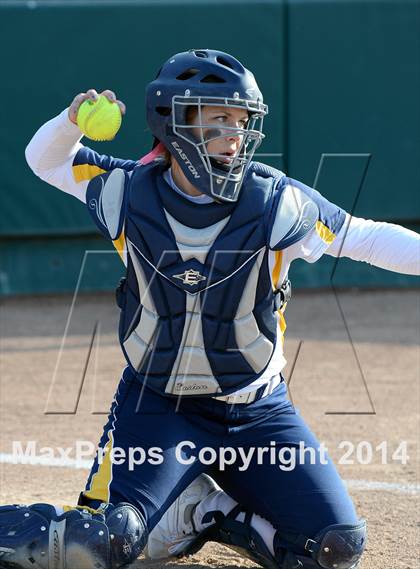 Thumbnail 3 in Alhambra v Carondelet (CIF NCS D2 Championship) photogallery.