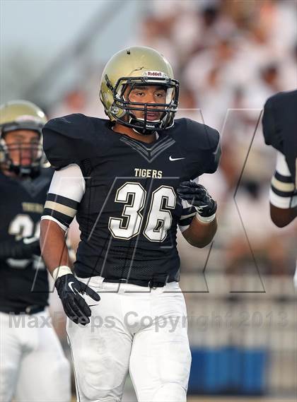 Thumbnail 3 in Lewisville @ Irving photogallery.