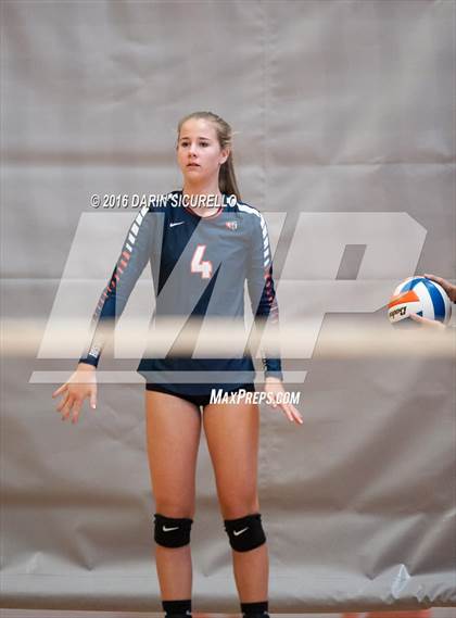 Thumbnail 2 in Bishop Gorman vs. Santa Fe Christian (Nike Tournament of Champions) photogallery.