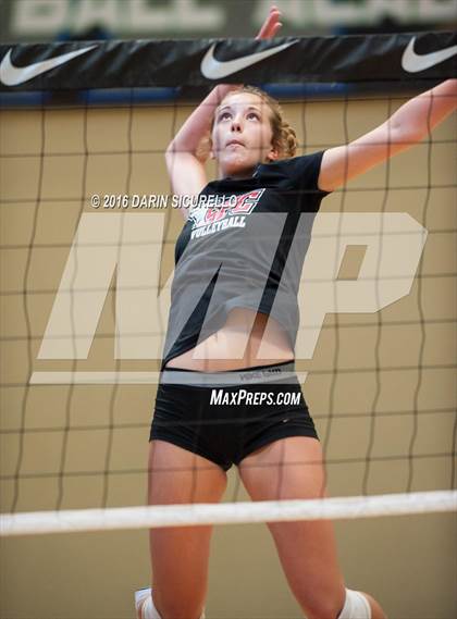 Thumbnail 1 in Bishop Gorman vs. Santa Fe Christian (Nike Tournament of Champions) photogallery.