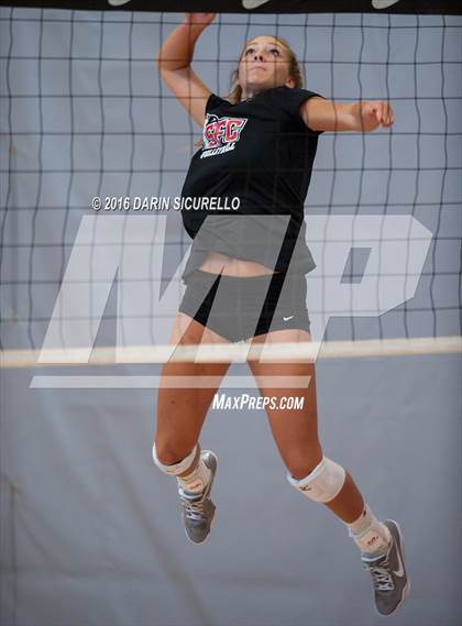 Thumbnail 3 in Bishop Gorman vs. Santa Fe Christian (Nike Tournament of Champions) photogallery.