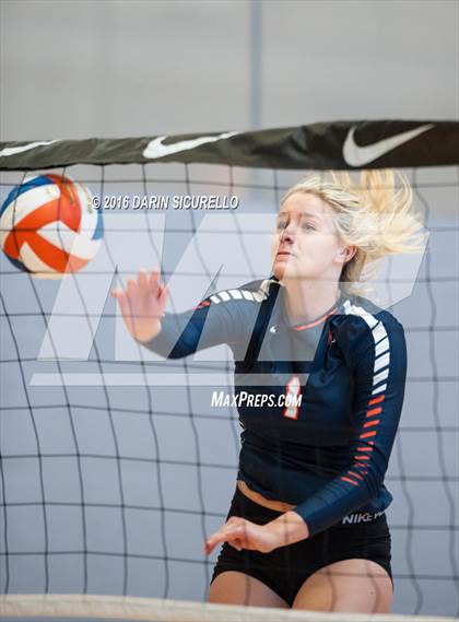 Thumbnail 3 in Bishop Gorman vs. Santa Fe Christian (Nike Tournament of Champions) photogallery.