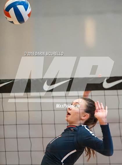 Thumbnail 3 in Bishop Gorman vs. Santa Fe Christian (Nike Tournament of Champions) photogallery.